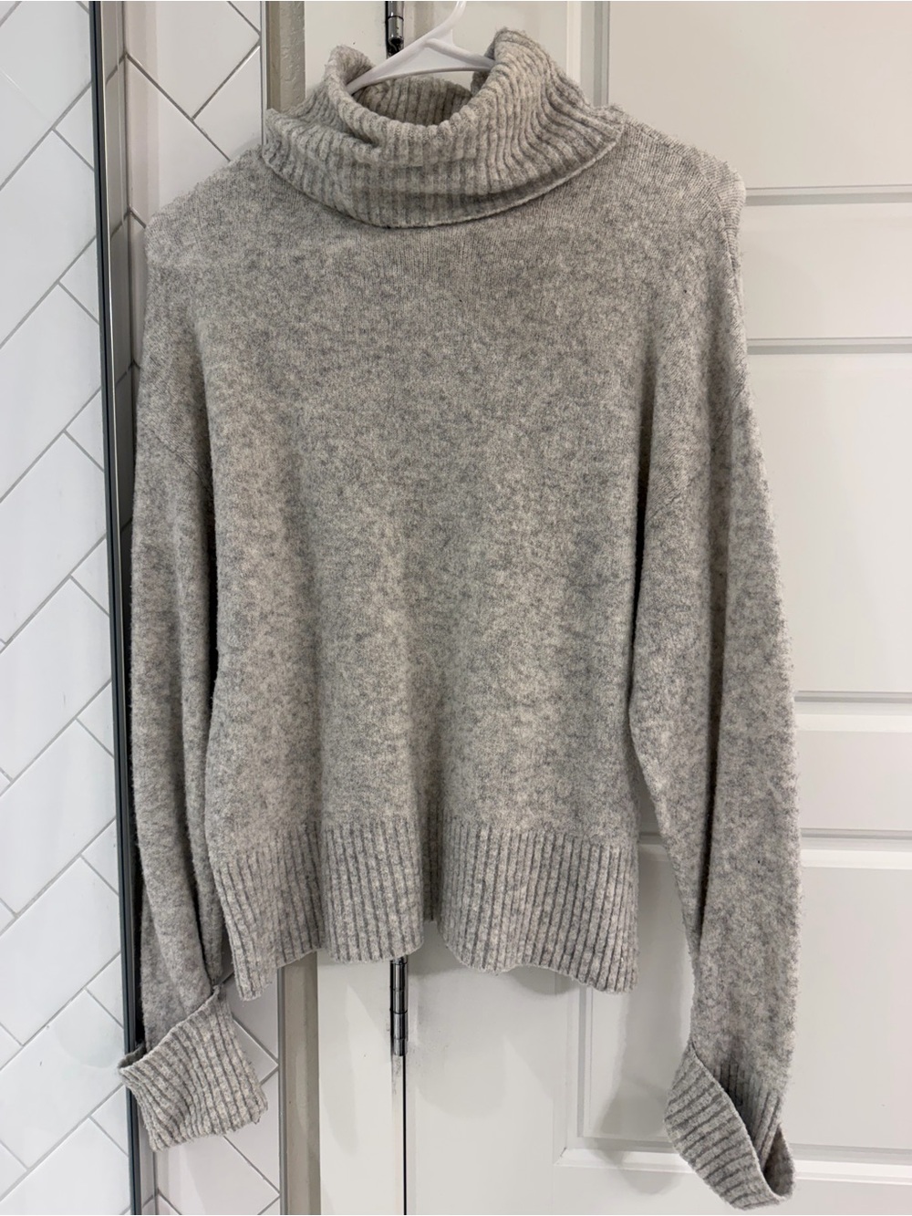 Express Light Gray Cowl Neck Turtleneck Sweater Size Thick Cozy Sweater XXS
